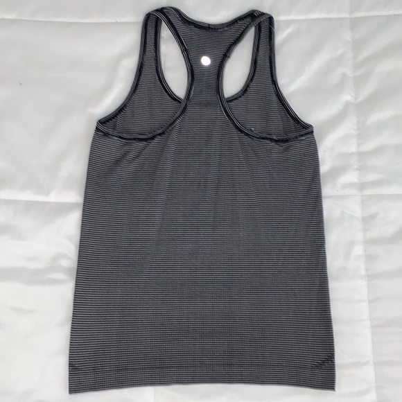 Lululemon size 6 Swiftly Racerback tank top - Picture 2 of 6